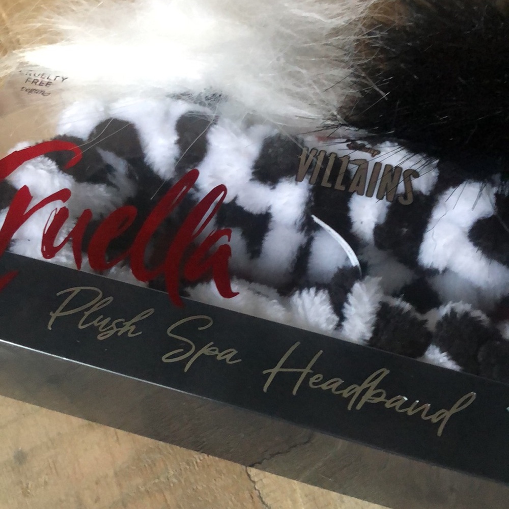 Disney Villains Cruella Plush Spa Headband White & black Pom-Pom 101 Dalmatians - Picture 5 of 8